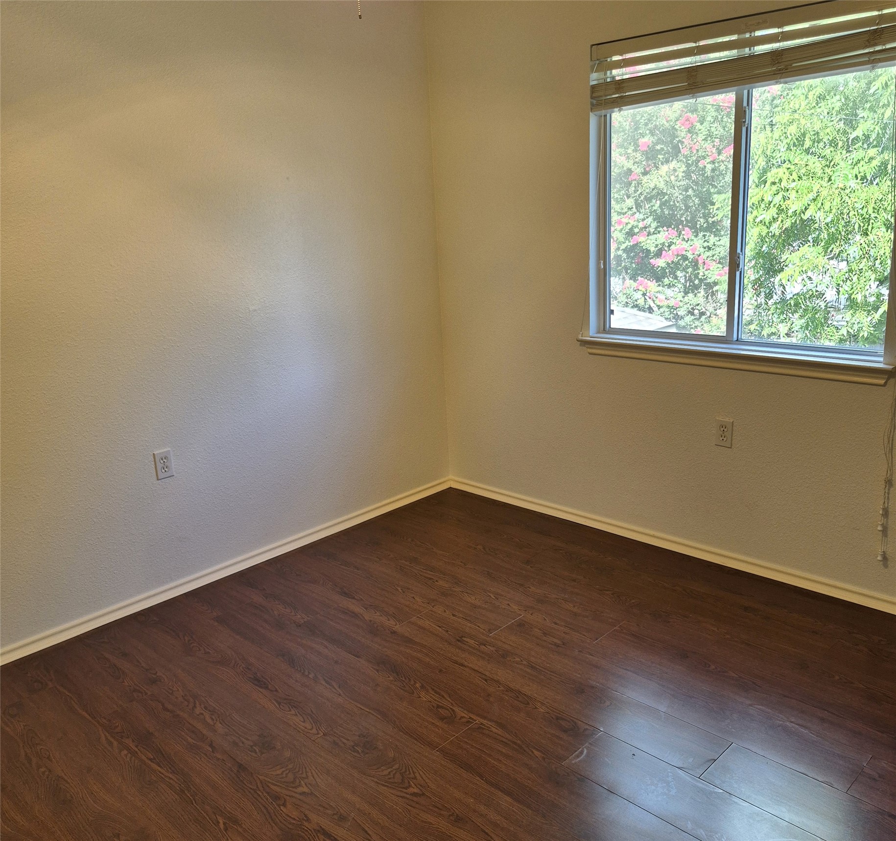 1139 Emmitt Run Austin, TX 78721 - Photo 20 of 30 Second bedroom