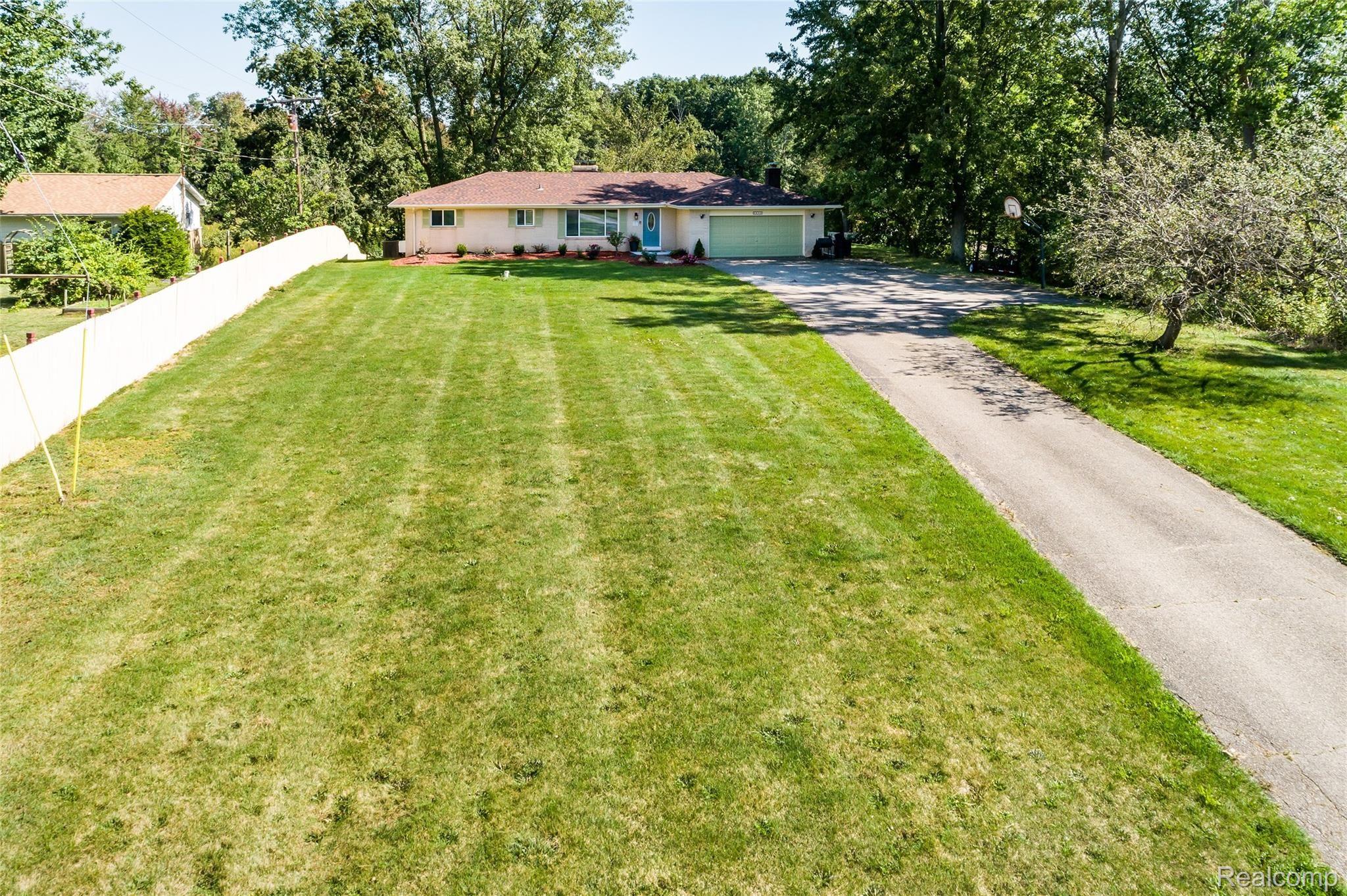 2638 North Lapeer Road Lapeer, MI 48446 - Photo 4 of 20 26-091819-2438NLapeerRd-Andrew-MLS.jpg