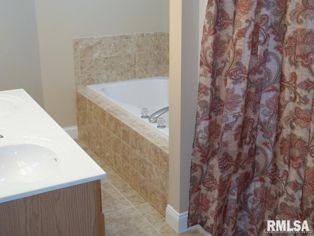 3817 Thackeray Drive Springfield, IL 62711 - Photo 17 of 30 Gallery Image 17