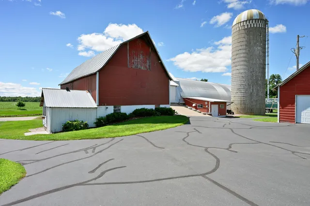 $649,900 | 2451 25th Avenue, Rice Lake, WI 54868