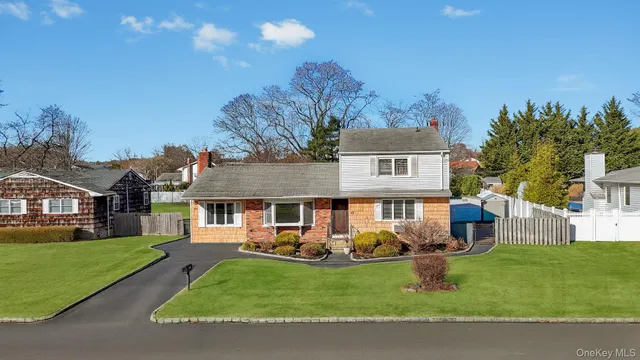 $669,999 | 47 Pearsall Place, Deer Park, NY 11729