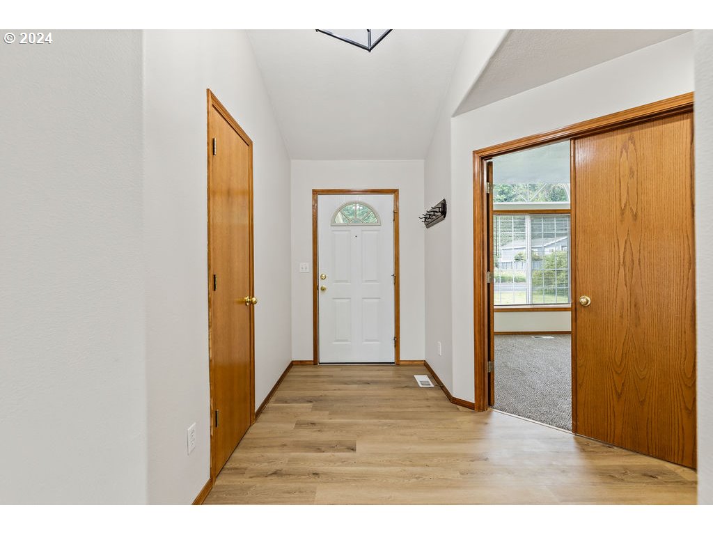 524 Insel Road Woodland, WA 98674 - Photo 6 of 35 Gallery Image 6