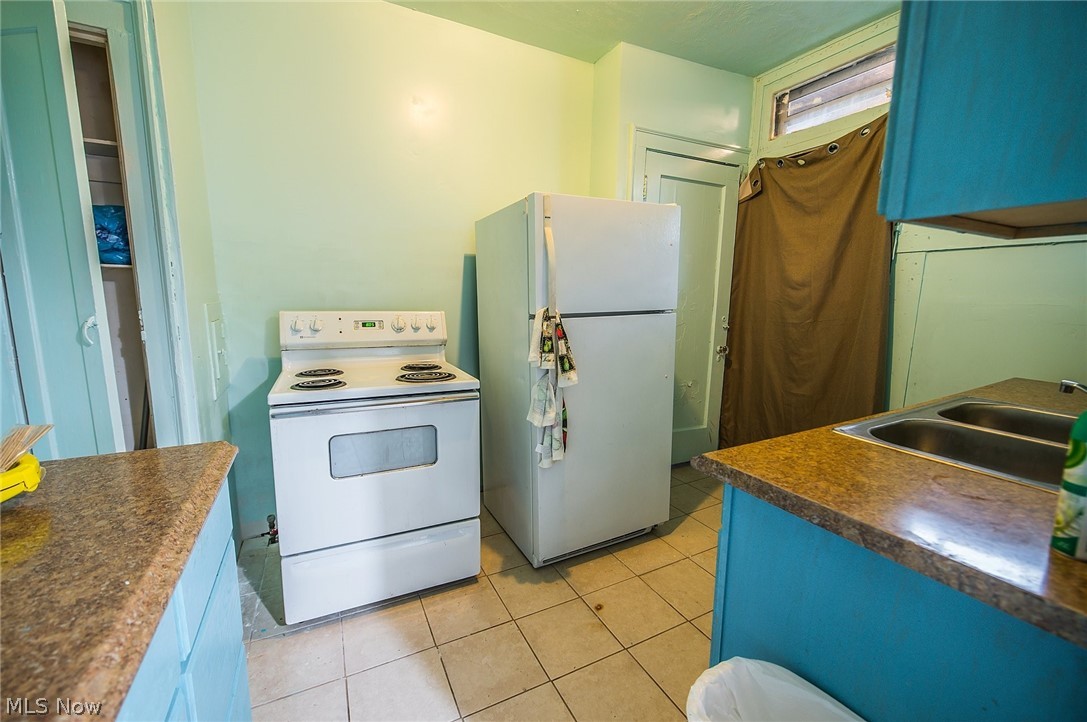 1115 Parkside Road Cleveland, OH 44108 - Photo 9 of 23