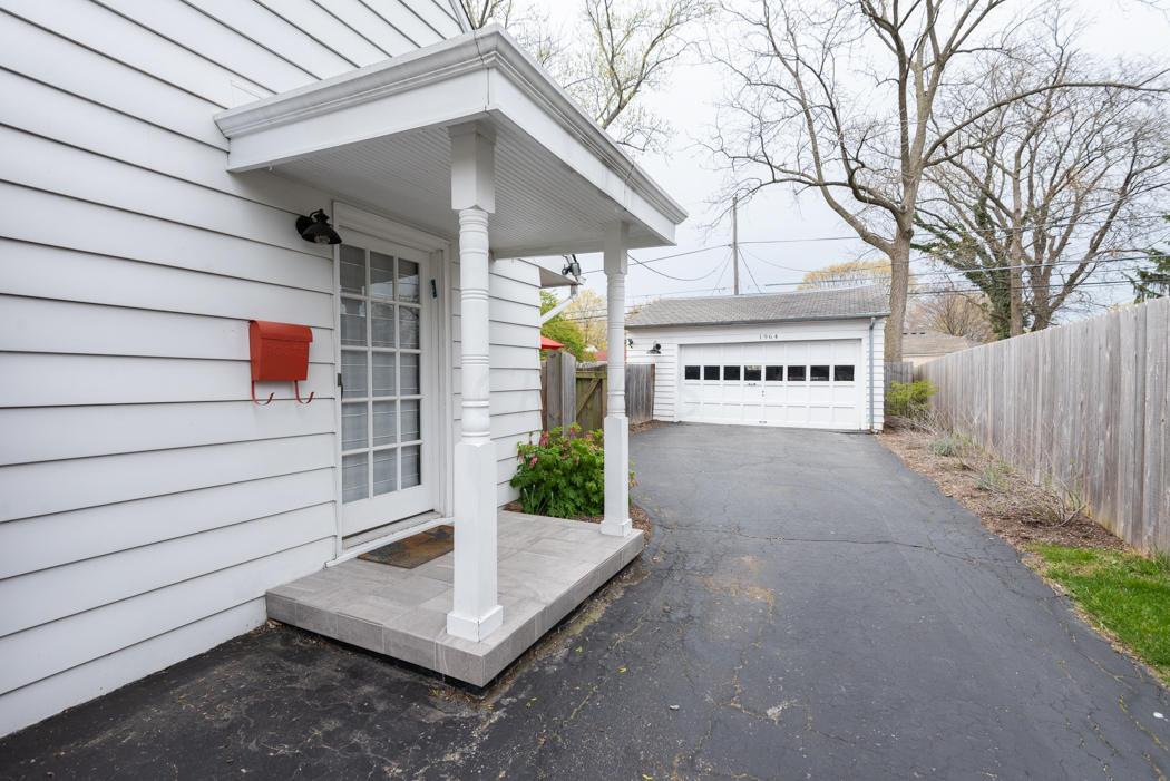 1964 Milden Road Columbus, OH 43221 - Photo 3 of 35 Gallery Image 3