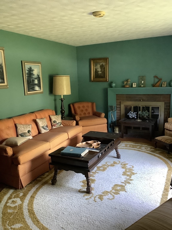 236 Maple Street Danvers, MA 01923 - Photo 4 of 10