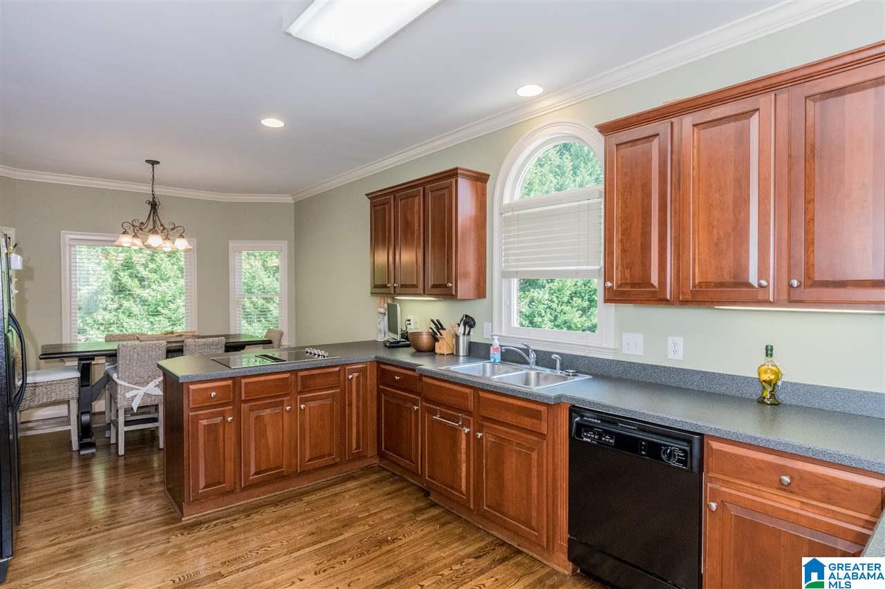 637 Meadow Ridge Drive Birmingham, AL 35242 - Photo 7 of 40