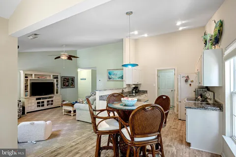 $425,000 | 33550 Suffolk Lane, Unit 76, Ocean View, DE 19970