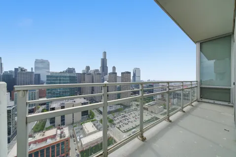 $385,000 | 737 West Washington Boulevard, Unit 3406, Chicago, IL 60661