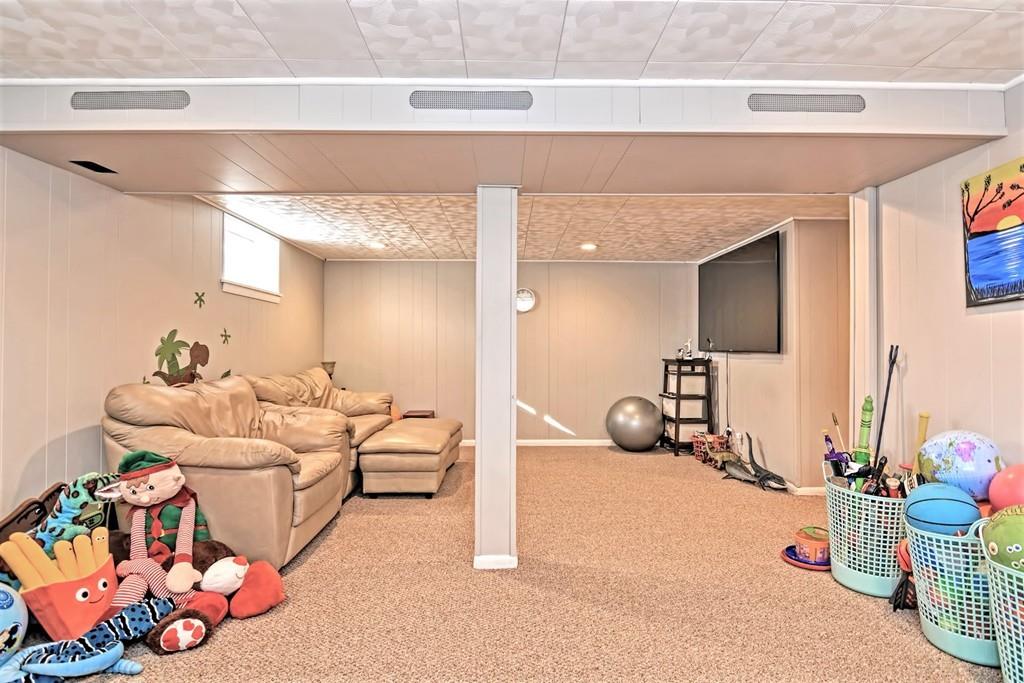 61 Katherine Road Stoneham, MA 02180 - Photo 27 of 34 Gallery Image 27