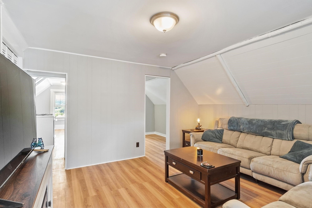 16 Doane Street Worcester, MA 01607 - Photo 38 of 42
