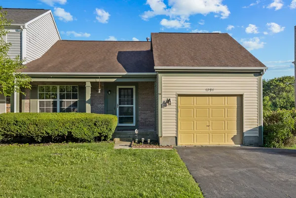 $375,000 | 1791 Barnhill Drive, Mundelein, IL 60060