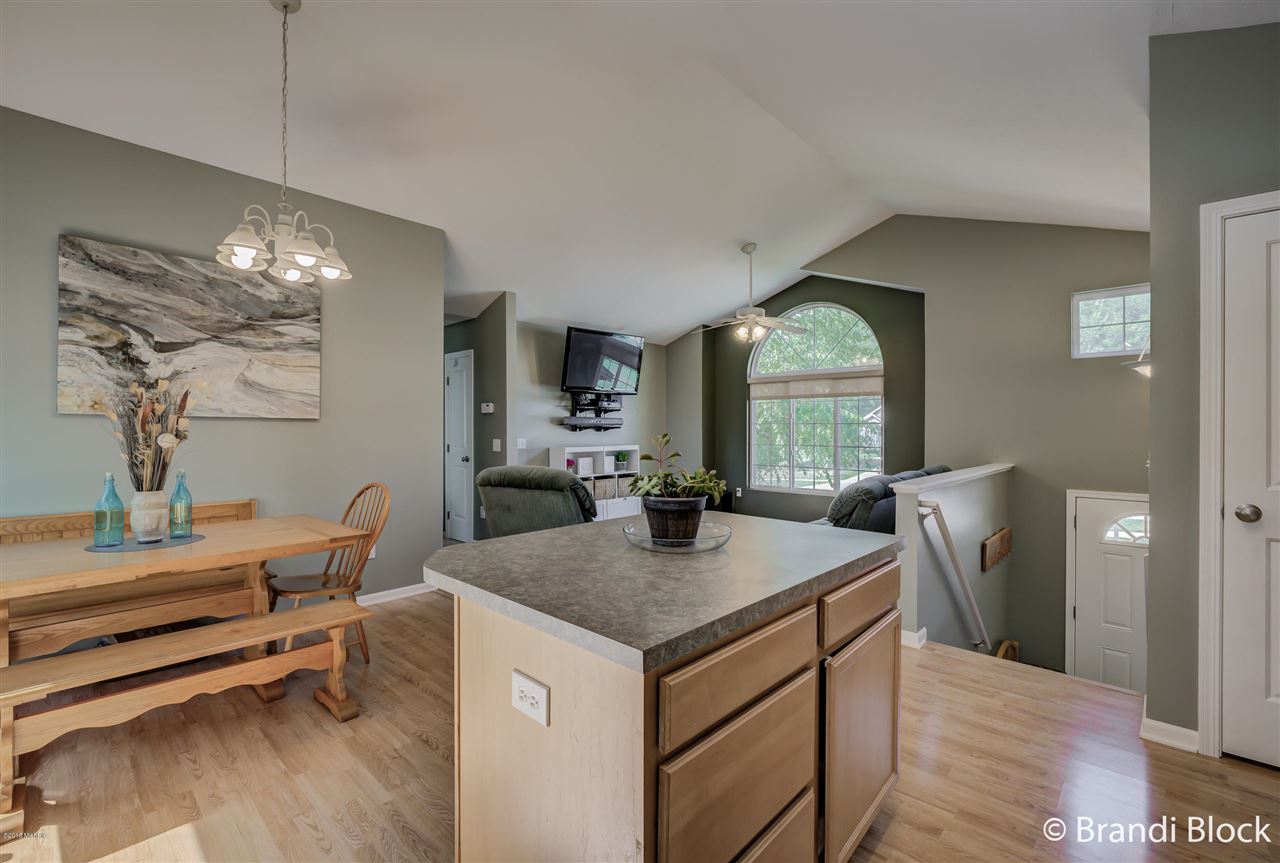 11232 Barnsley Road Lowell, MI 49331 - Photo 7 of 30 Gallery Image 7