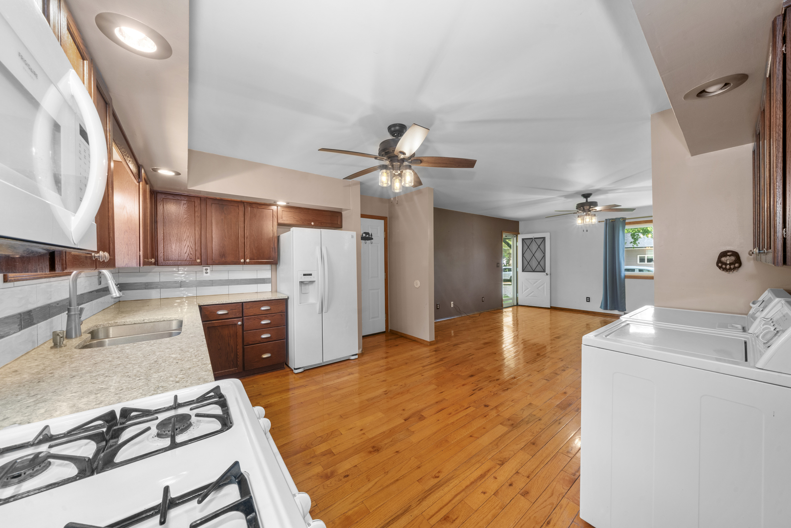 237 Chapman Street Paw Paw, IL 61353 - Photo 10 of 26