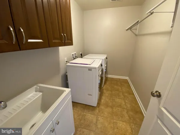 a view of empty room with window