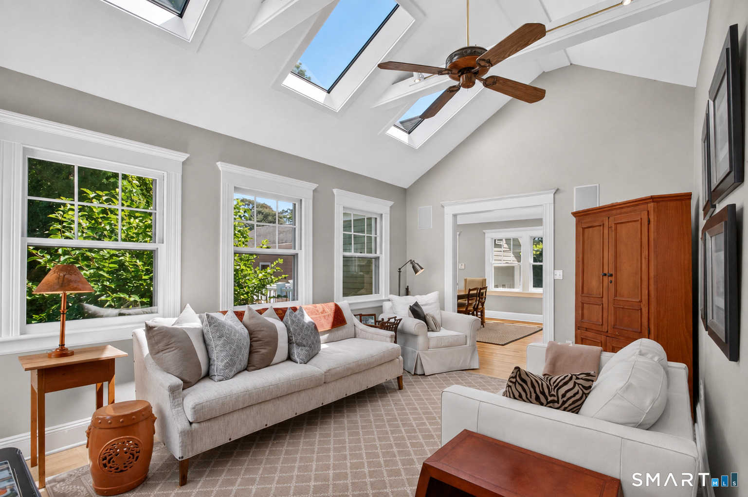 239 Beach Road Fairfield, CT 06824 - Photo 18 of 40 Family room.