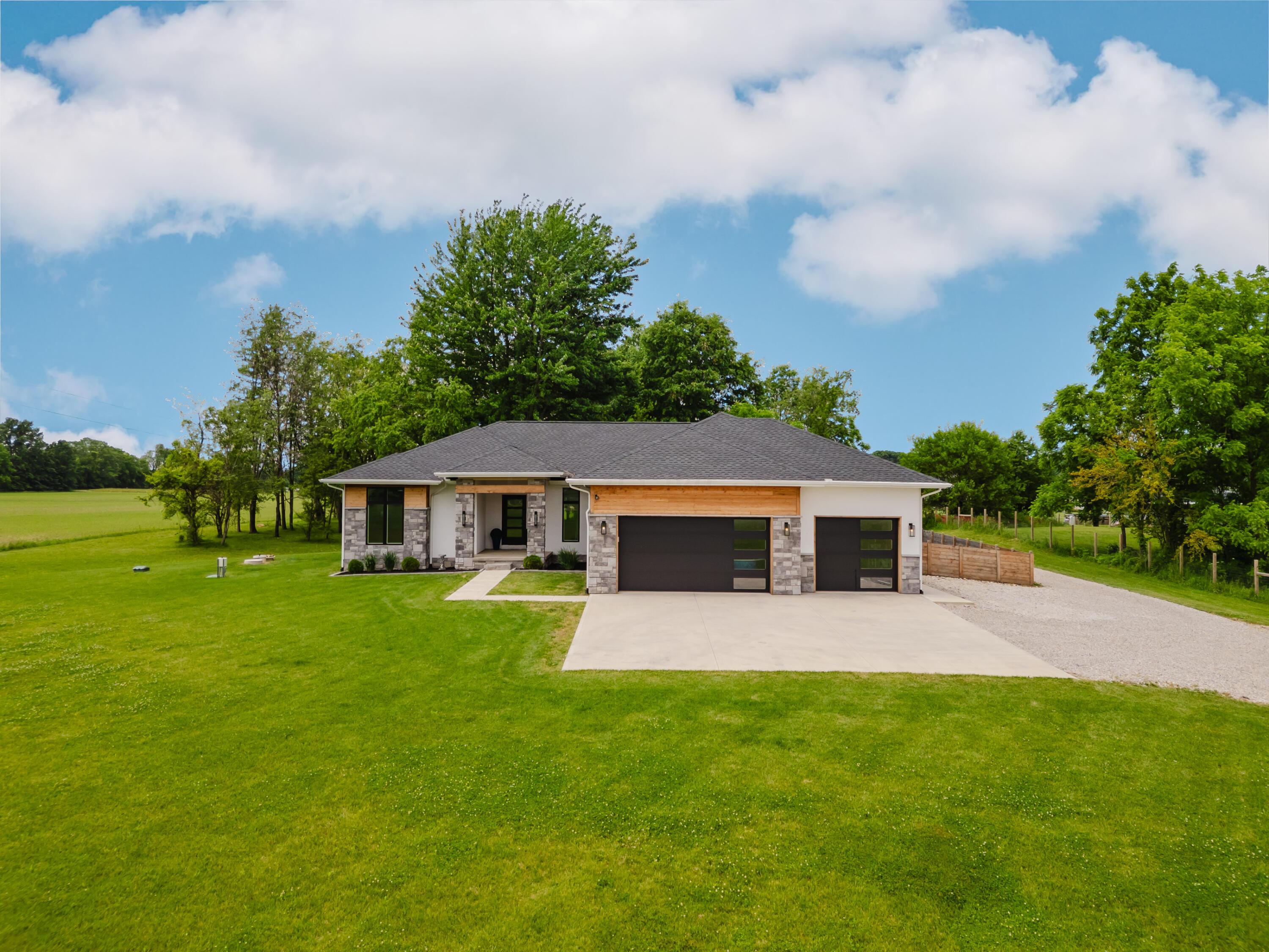 15724 Evans Road Johnstown, OH 43031 - Photo 1 of 95