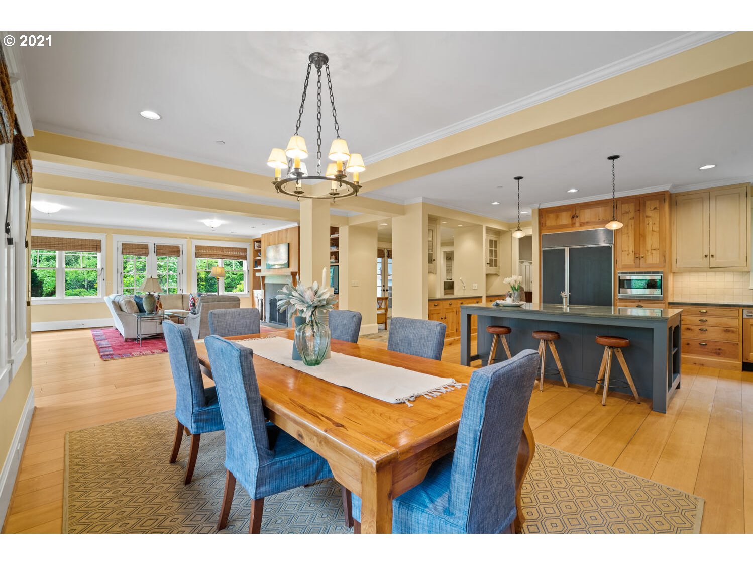 1925 South Military Road Portland, OR 97219 - Photo 12 of 32 a view of a dining room with furniture and a chandelier