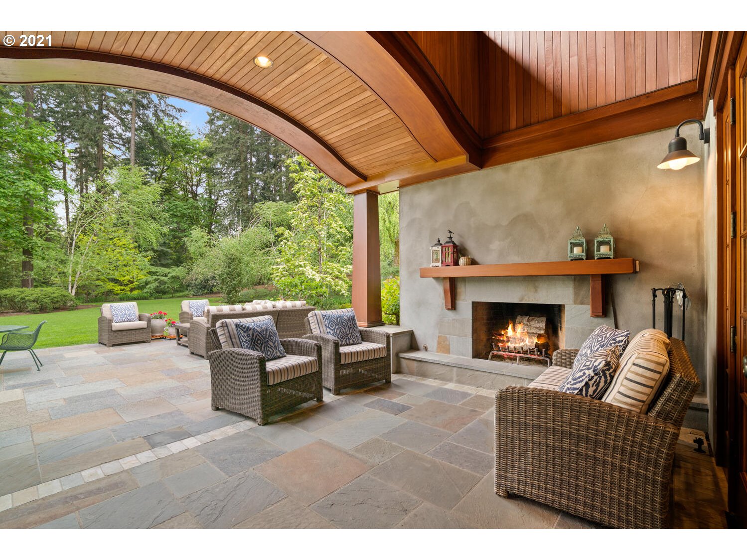 1925 South Military Road Portland, OR 97219 - Photo 14 of 32 a living room with furniture and a fireplace