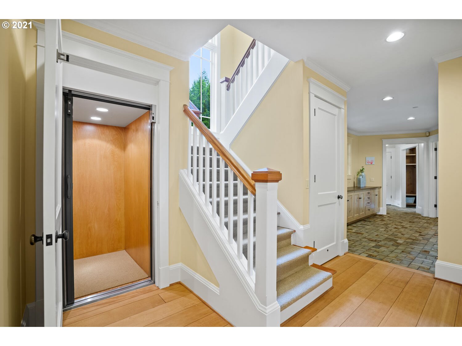 1925 South Military Road Portland, OR 97219 - Photo 17 of 32 a view of a hallway view with staircase
