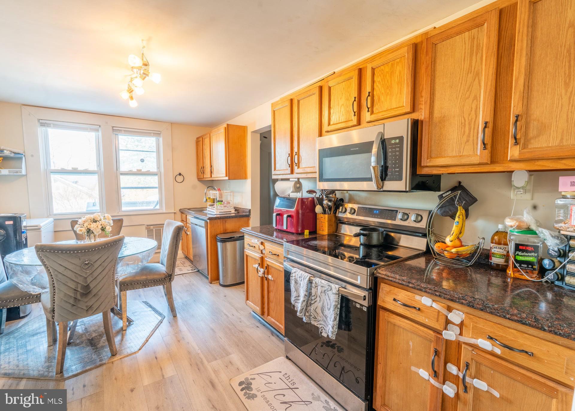 1331 New Holland Road Reading, PA 19607 - Photo 4 of 14 Gallery Image 4