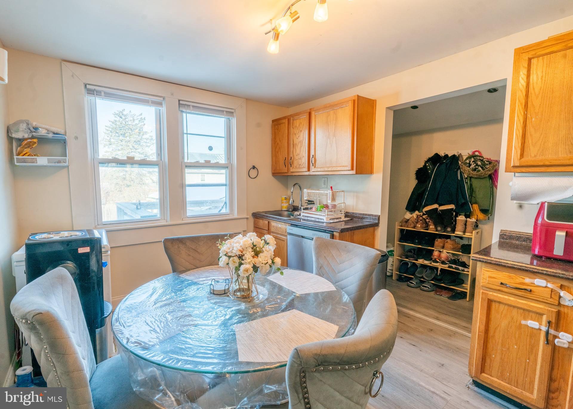 1331 New Holland Road Reading, PA 19607 - Photo 5 of 14 Gallery Image 5