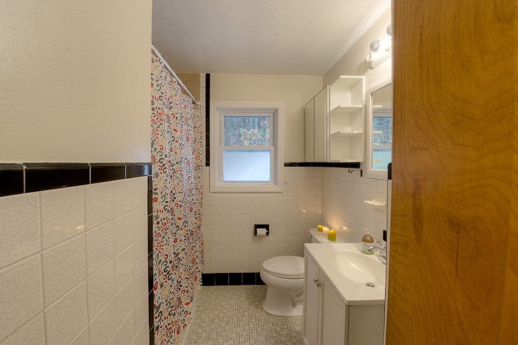 3 Wall Road Holyoke, MA 01040 - Photo 16 of 34