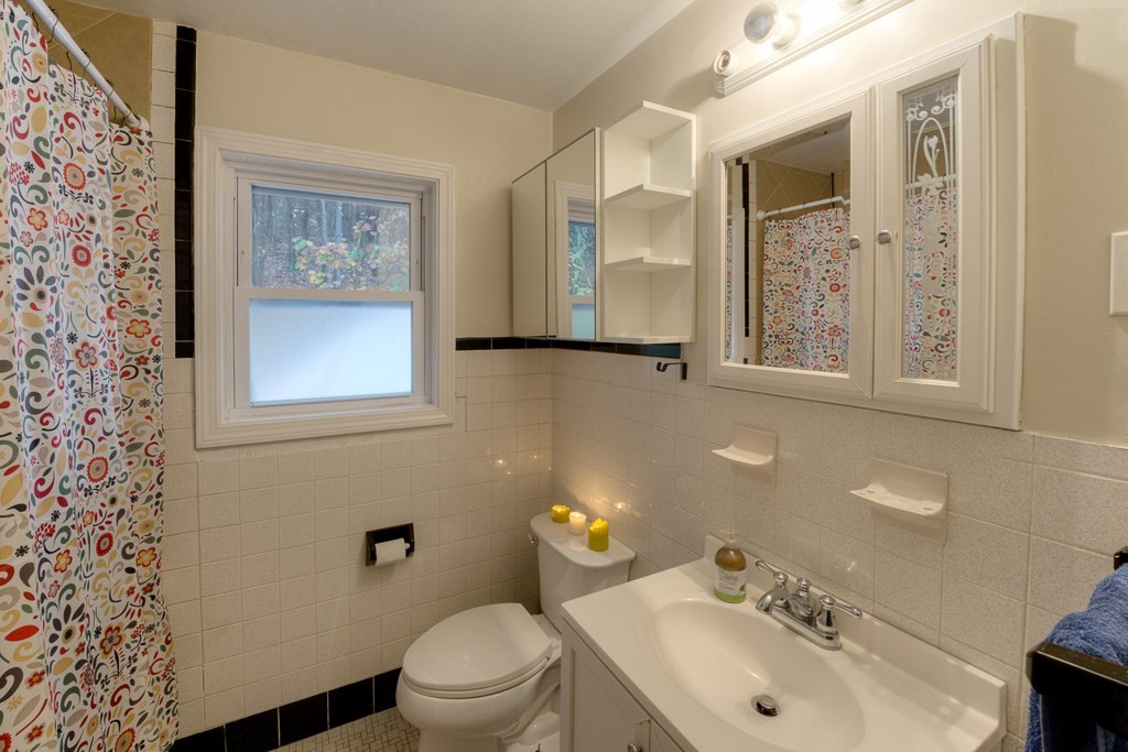 3 Wall Road Holyoke, MA 01040 - Photo 17 of 34