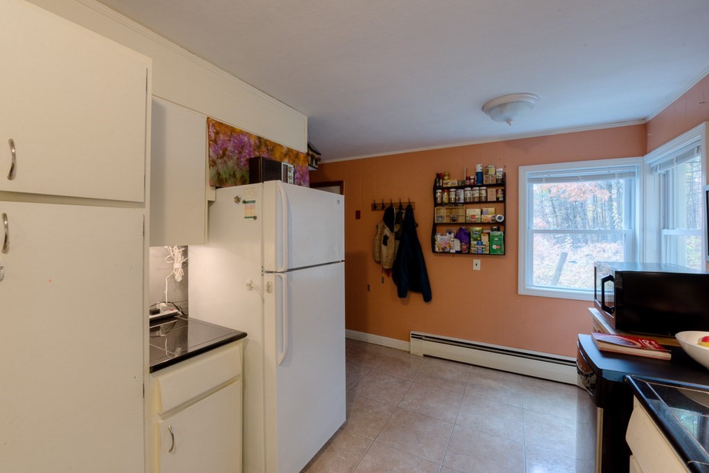 3 Wall Road Holyoke, MA 01040 - Photo 26 of 34