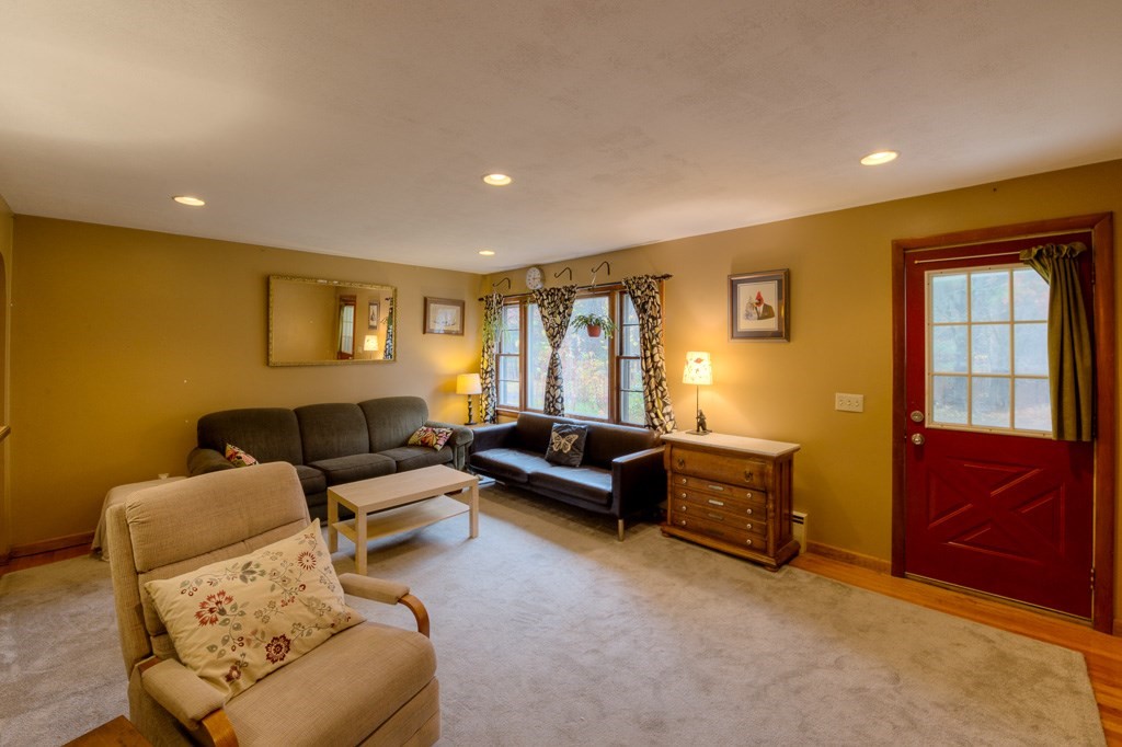 3 Wall Road Holyoke, MA 01040 - Photo 7 of 34