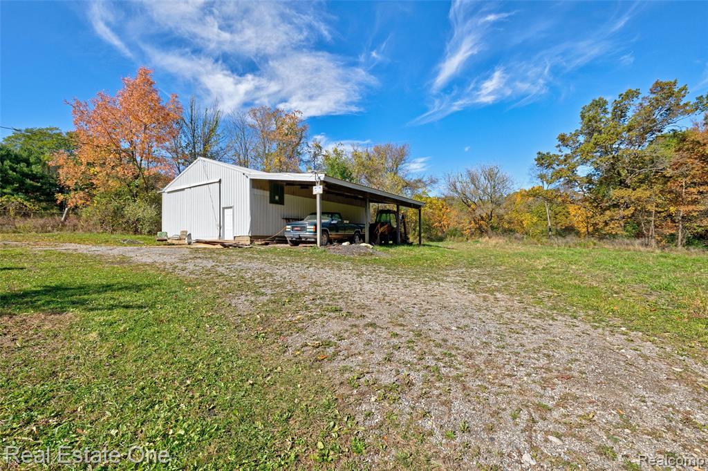 9150 Rattalee Lake Road Clarkston, MI 48348 - Photo 37 of 45