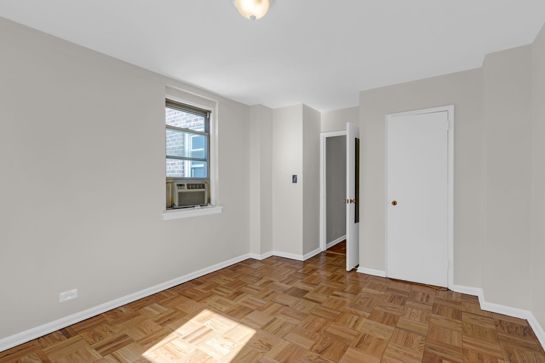 60 Knolls Crescent, Unit 6L Bronx, NY 10463 - Photo 10 of 19