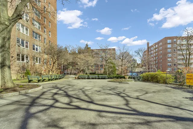 $176,455 | 60 Knolls Crescent, Unit 6L | Spuyten Duyvil