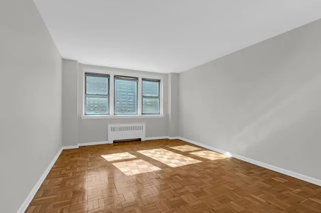 $176,455 | 60 Knolls Crescent, Unit 6L | Spuyten Duyvil