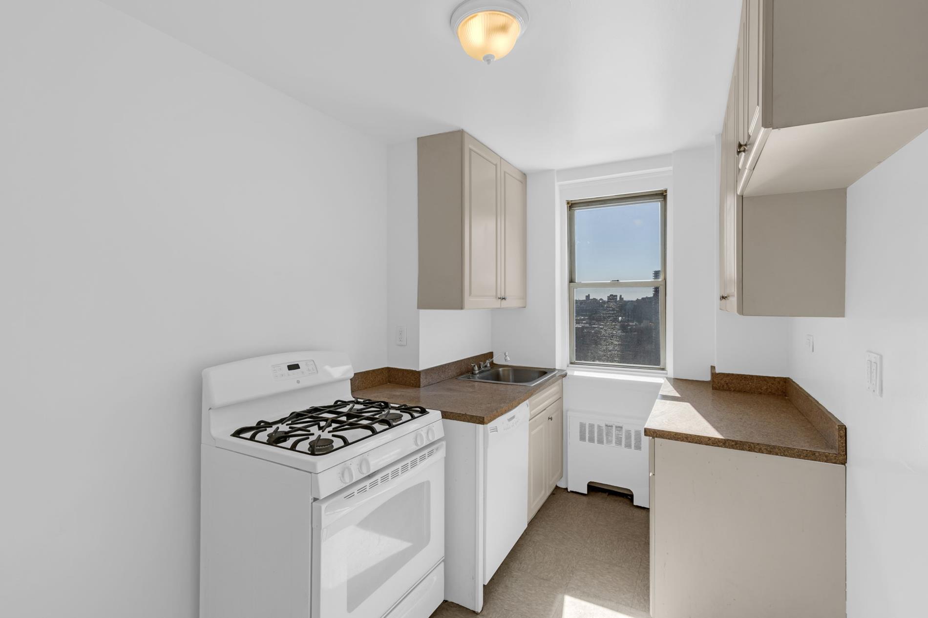 60 Knolls Crescent, Unit 6L Bronx, NY 10463 - Photo 6 of 19