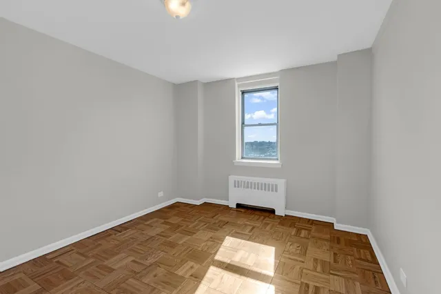 $176,455 | 60 Knolls Crescent, Unit 6L | Spuyten Duyvil