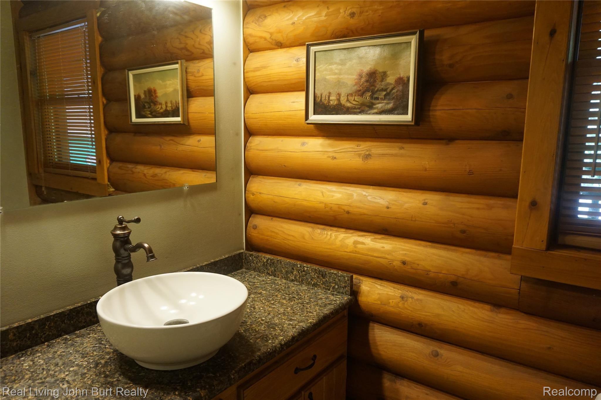 1605 Shoup Road Leonard, MI 48367 - Photo 18 of 37 Full bath, main level