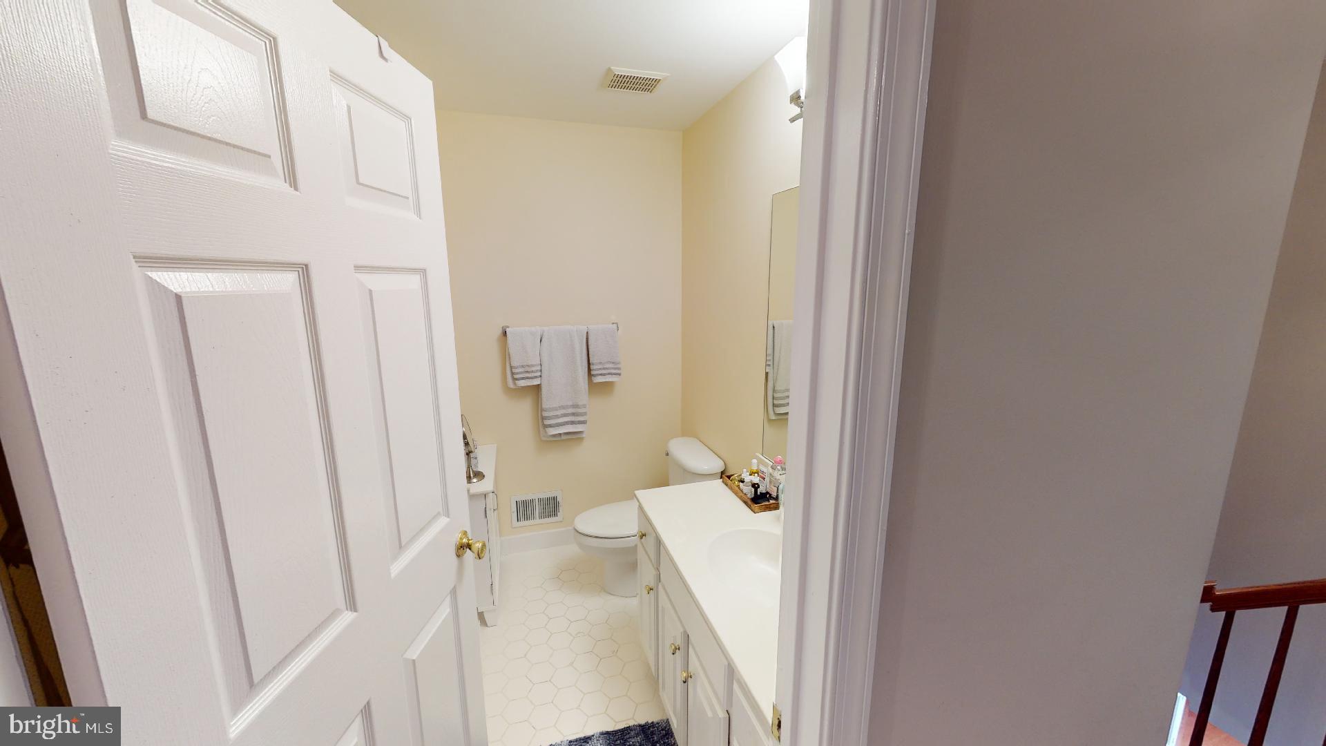 6 York Road Princeton Junction, NJ 08550 - Photo 24 of 54 Main Hallway Bath
