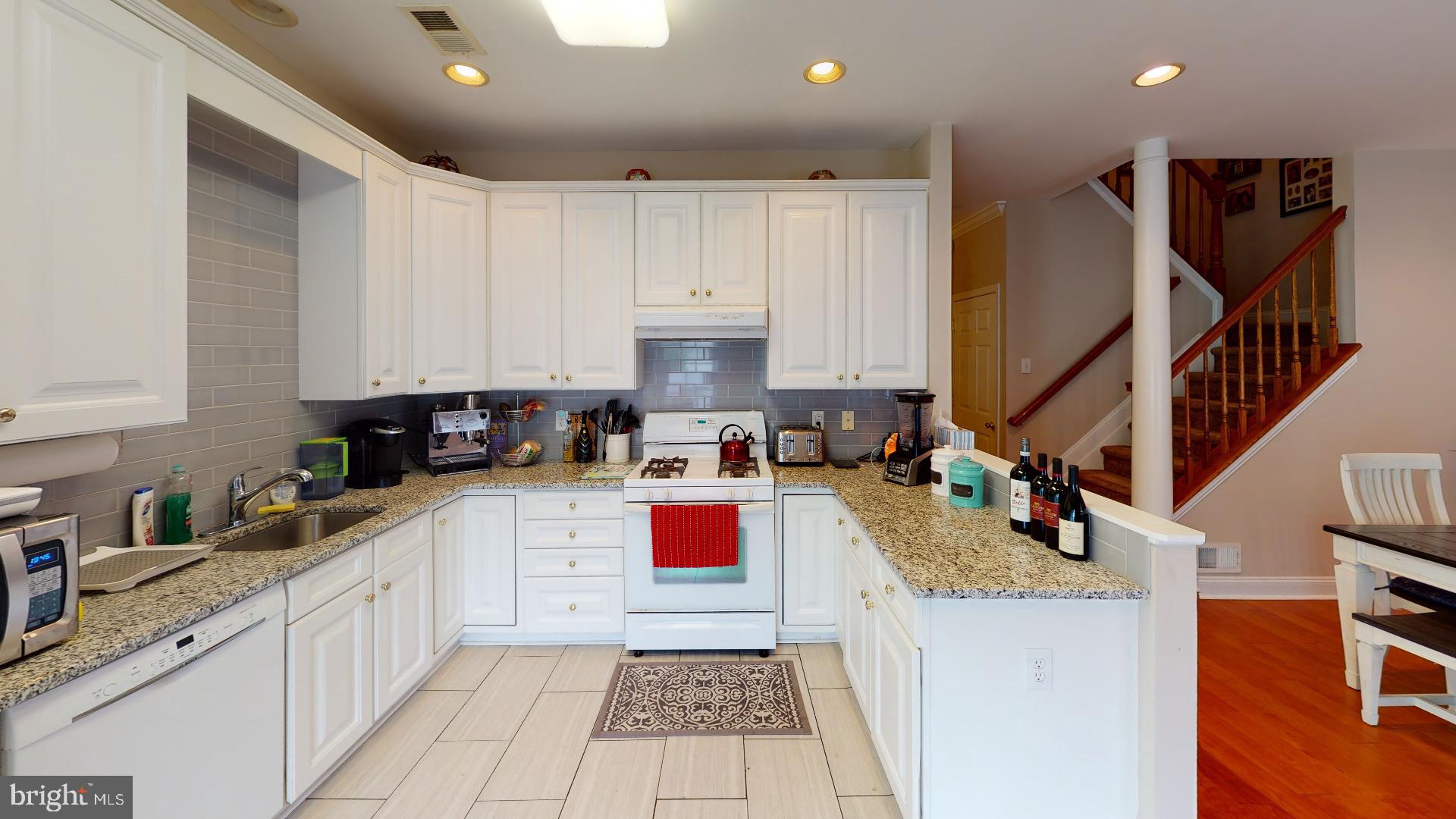 6 York Road Princeton Junction, NJ 08550 - Photo 9 of 54 Kitchen