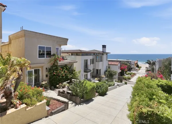 $6,900,000 | 222 24th Street, Manhattan Beach, CA 90266