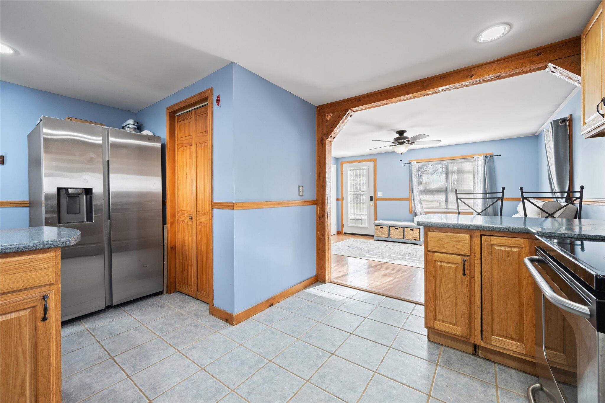 169 Thornton Road Bangor, ME 04401 - Photo 10 of 40 08-Kitchen