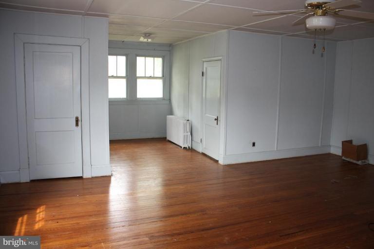 484 Royal Beach Road Pasadena, MD 21122 - Photo 15 of 16 Master Bedroom