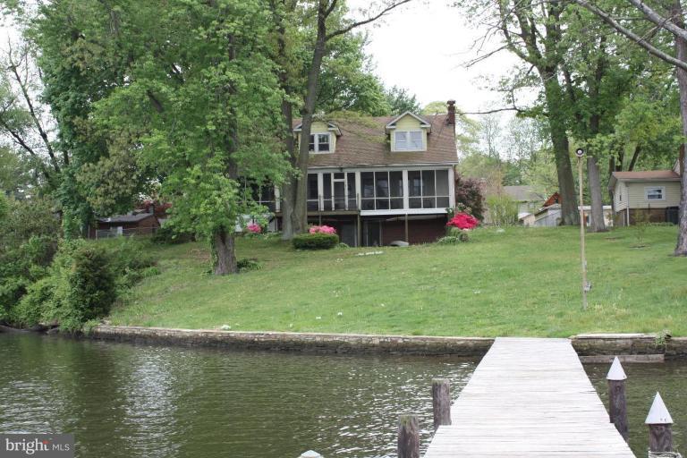 484 Royal Beach Road Pasadena, MD 21122 - Photo 3 of 16 Exterior #3