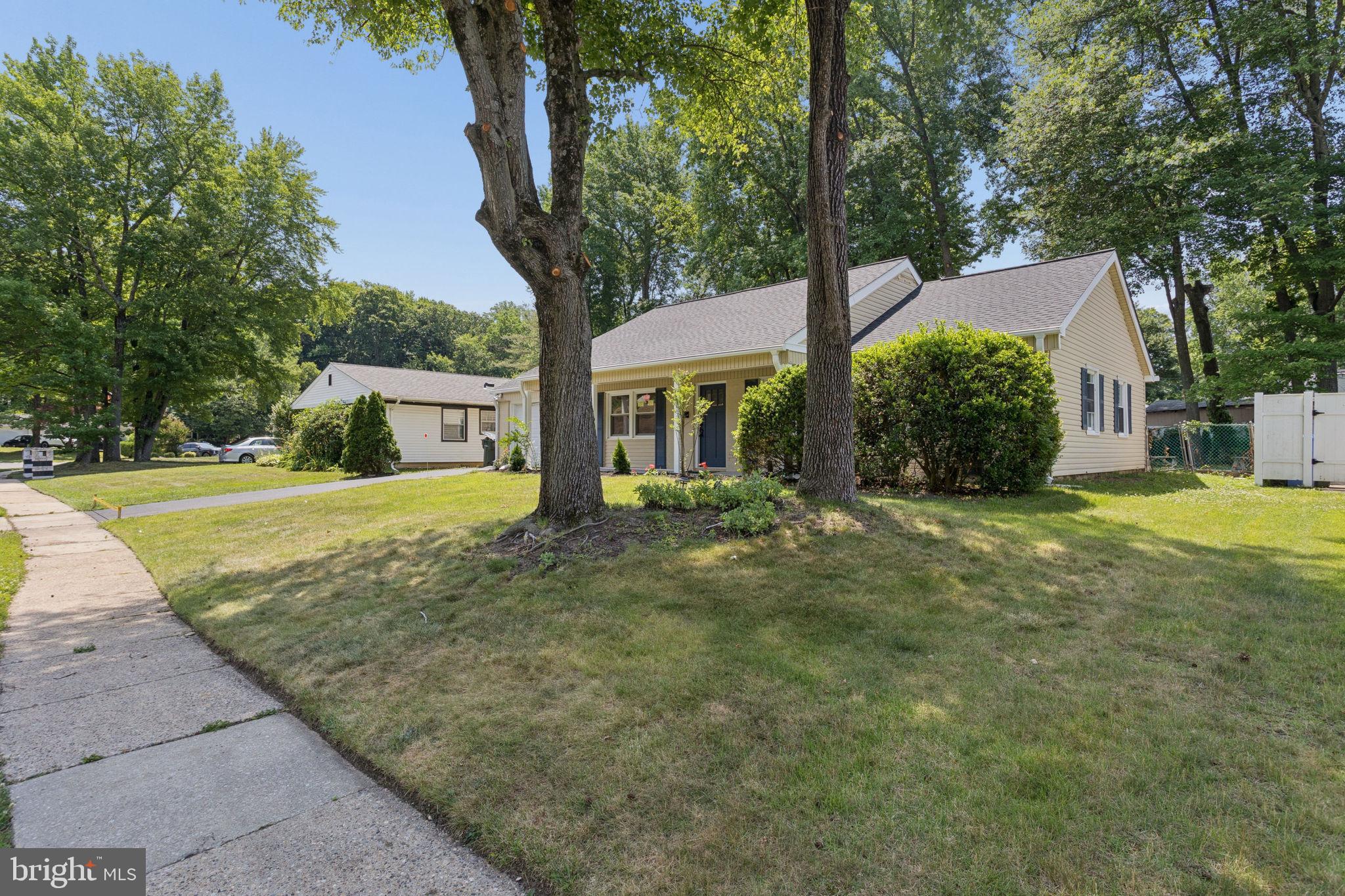 29 Executive Lane Willingboro, NJ 08046 - Photo 4 of 29 Front Side View
