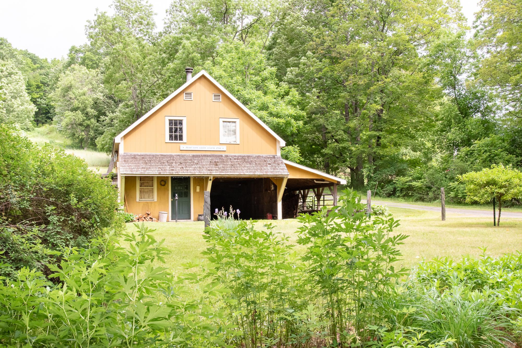 75 Lyon Road Royalton, VT 05068 - Photo 4 of 36