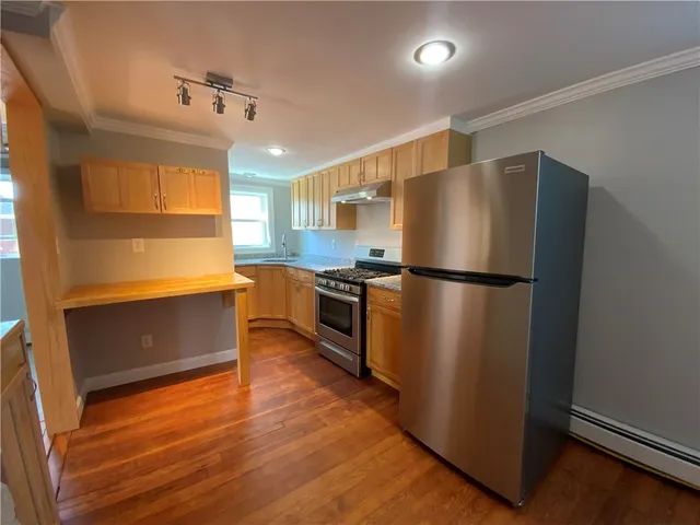 $2,000 | 90 Spruce Street, Unit 2, Providence, RI 02903