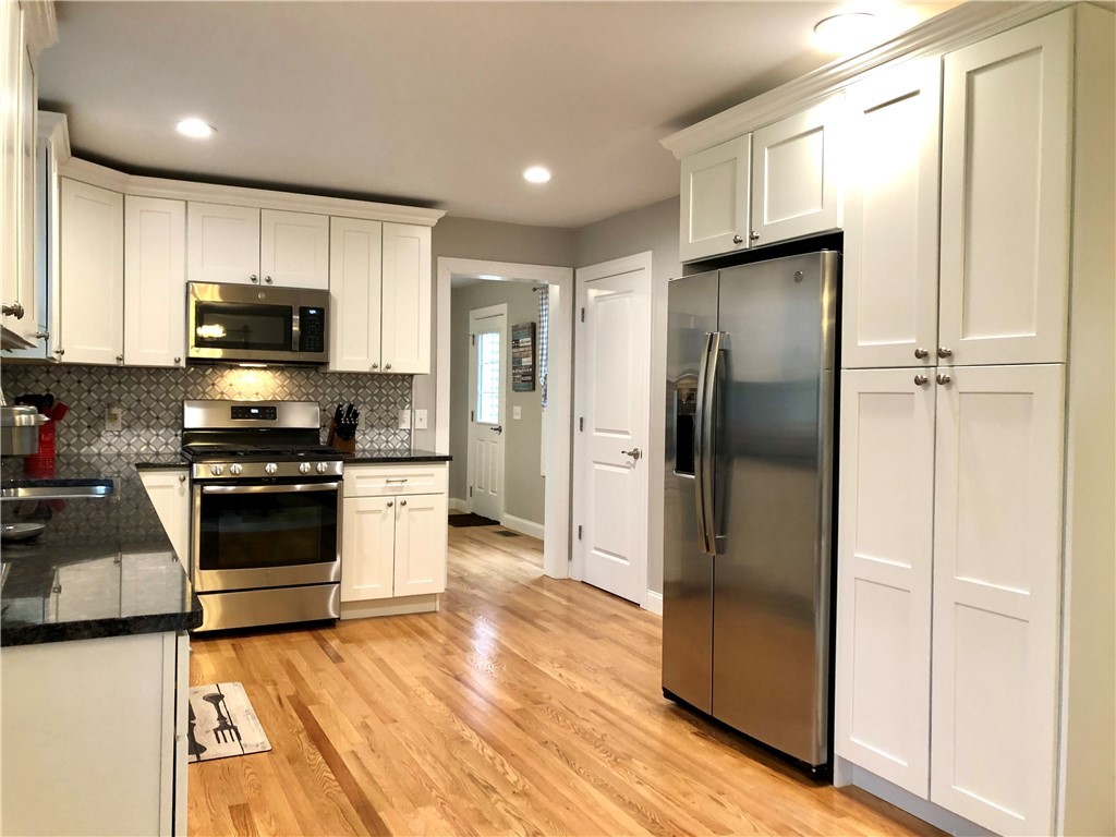 305 Franklin Road Coventry, RI 02816 - Photo 7 of 39