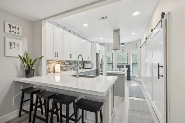 $360,000 | 500 River Road, Unit 106, Montgomery, TX 77356