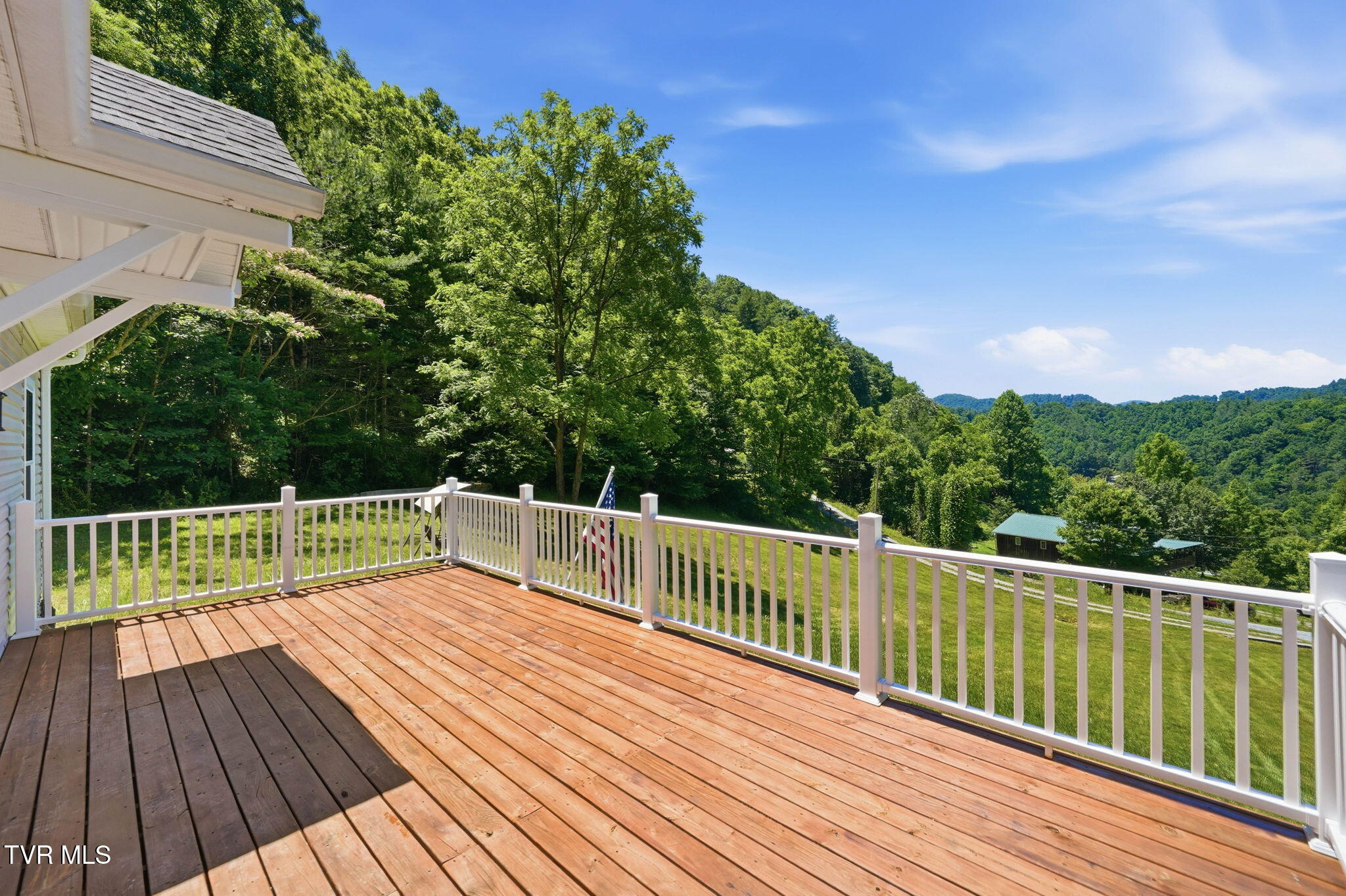 513 Raven Cliff Road Erwin, TN 37650 - Photo 5 of 42 34-web-or-mls-513 Raven Cliff Rd-4