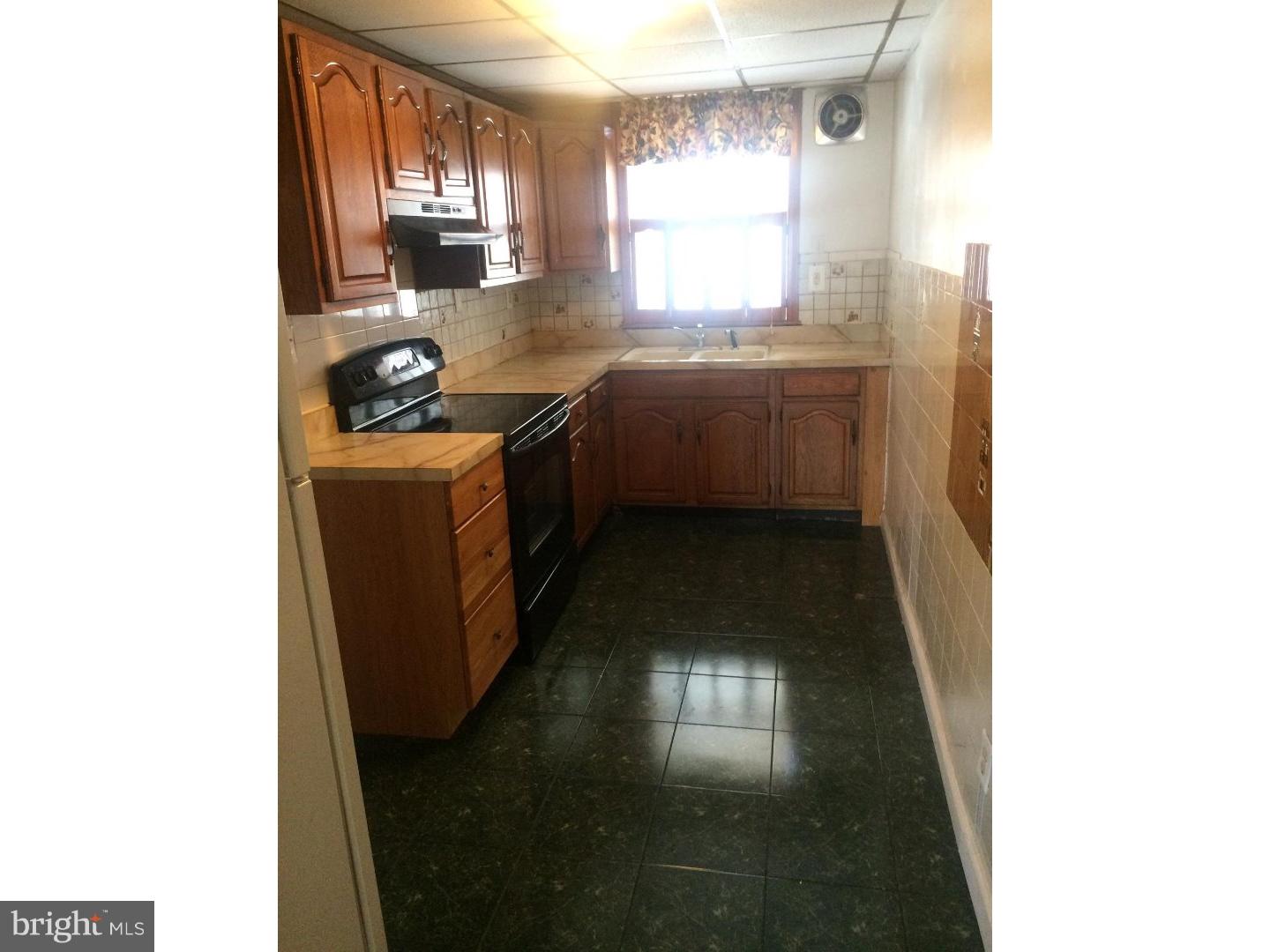 243 Wingate Road Upper Darby, PA 19082 - Photo 4 of 20 Unit #1