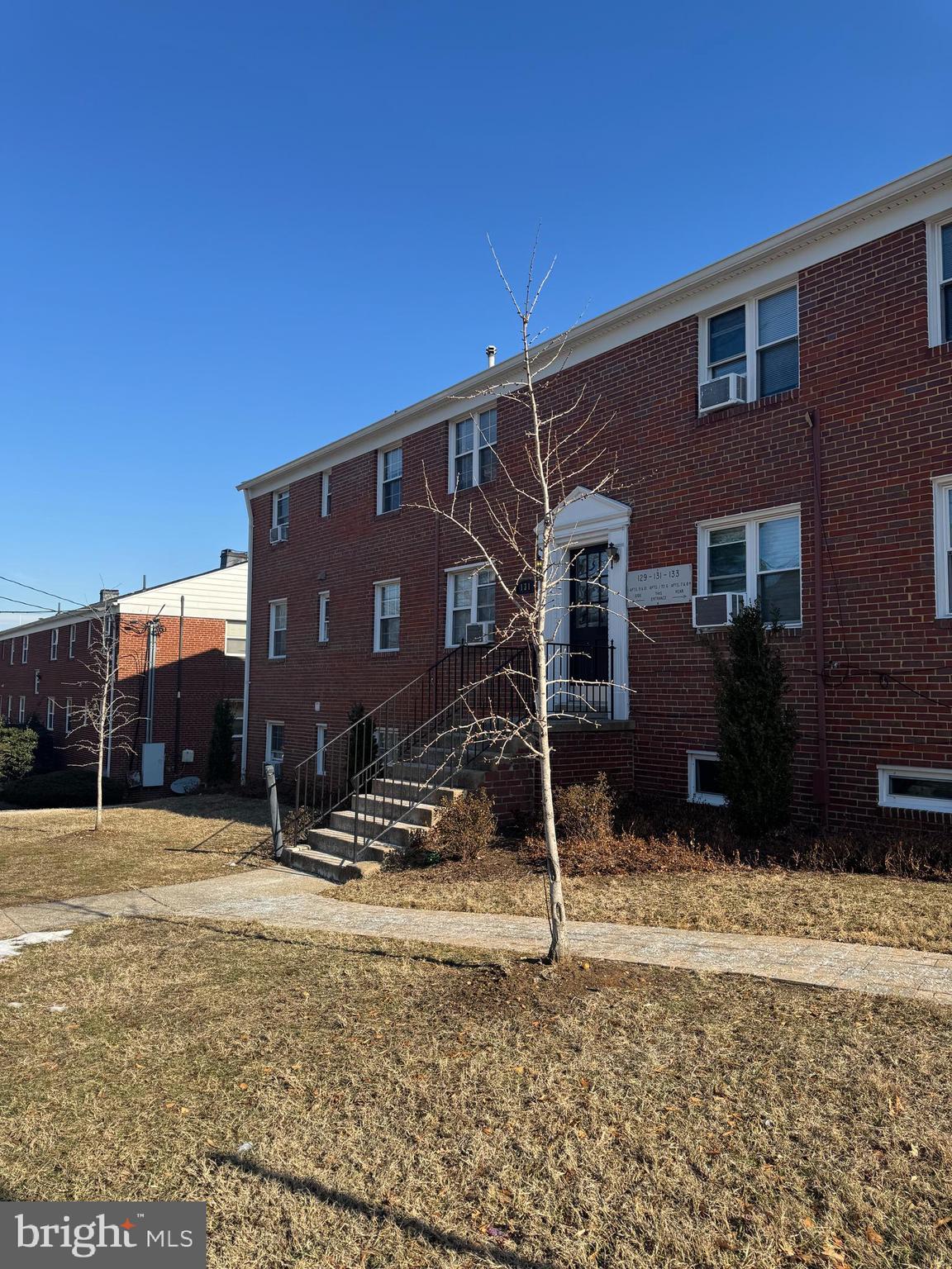 131 South Courthouse Road, Unit 6 Arlington, VA 22204 - Photo 2 of 15